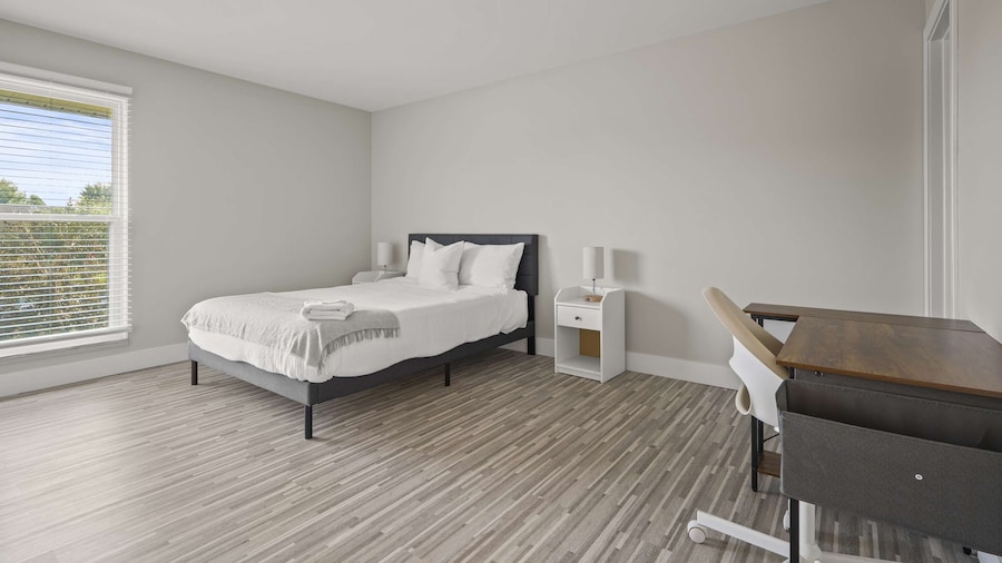 Relaxing 2BR 2BA Unit in the City