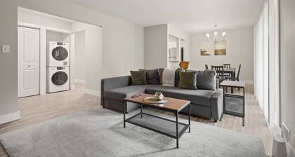Relaxing 2BR 2BA Unit in the City