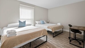 Room - Bright and Airy 2BR 2BA in the Heart of the City (Rochester)