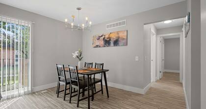 Bright and Airy 2BR 2BA in the Heart of the City