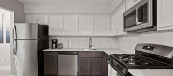 Comfy 2BR 2BA Unit in Pime Location