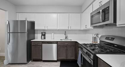 Spacious 2BR 2BA City Haven