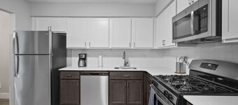 Spacious 2BR 2BA City Haven