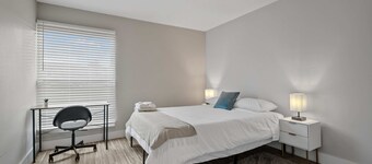 Spacious 2BR 2BA City Haven