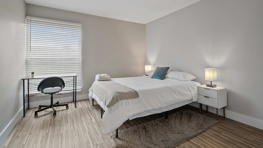 Spacious 2BR 2BA City Haven