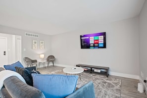 Apartment | 2 bedrooms, Internet