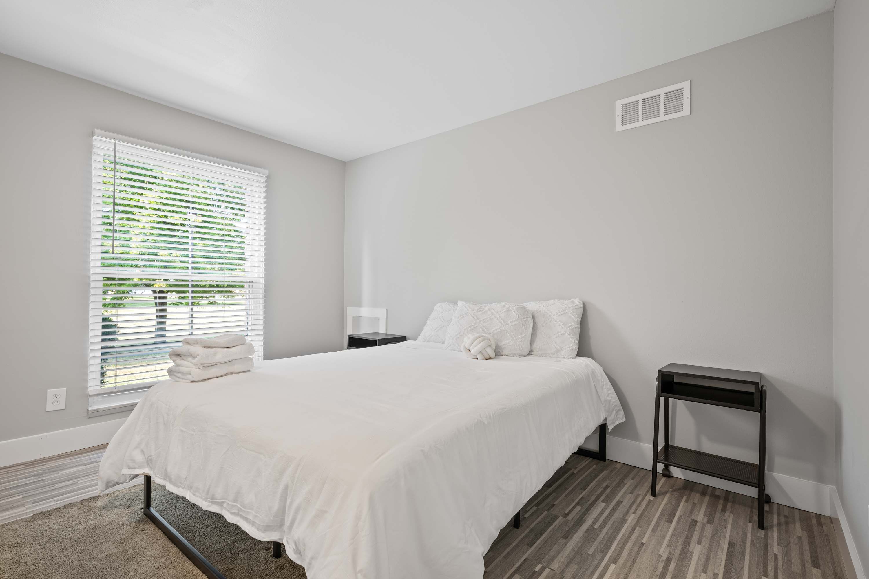 2 bedrooms, Internet