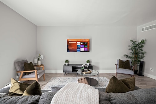 A Unique 2BR 2BA Stay