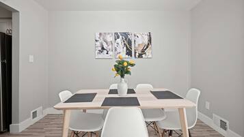 Apartment | 2 bedrooms, Internet