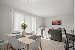 2 bedrooms, Internet