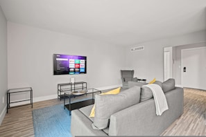 Apartment | 2 bedrooms, Internet
