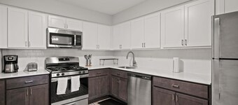 Stylish 2BR 2BA Stay in Prime Location
