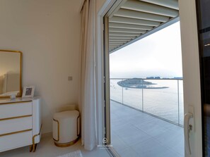 Apartment | 2 bedrooms, Internet - Beachfront 2B With Stunning Sea and Sunset Views Grand Bleu (Dubai)