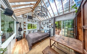 House | 8 bedrooms - Private Island 5 Homes 2 Hottub Boat -sleeps 17 (Brantingham)