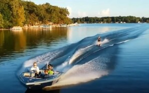 House | 8 bedrooms - Private Island 5 Homes 2 Hottub Boat -sleeps 17 (Brantingham)