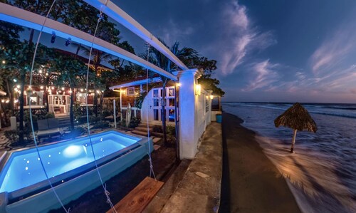 Romantic Seaside Casita w Pool AC Fire Sunsets