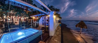 Romantic Seaside Casita w Pool AC Fire Sunsets