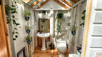 Apartment, Smoking | Bathroom