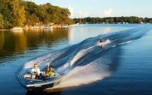Apartment, Smoking | 1 bedroom, desk - Stabbin Cabin 2 on Grant Island-hottub Boat Pets (Brantingham)