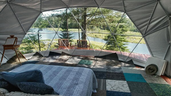 Suite, Smoking | 3 bedrooms, Internet