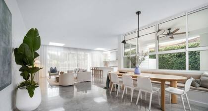 Rubus Pink Berry - by Linnaeus Collection