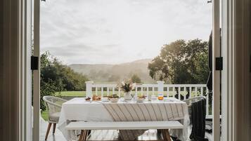 House | 5 bedrooms, Internet