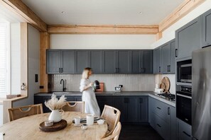 House | 5 bedrooms, Internet