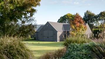 House | 5 bedrooms, Internet