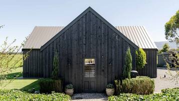 House | 5 bedrooms, Internet