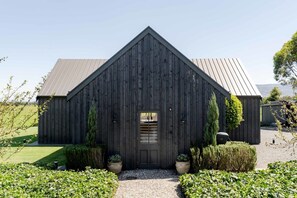 House | 5 bedrooms, Internet