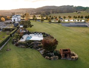 House | 5 bedrooms, Internet