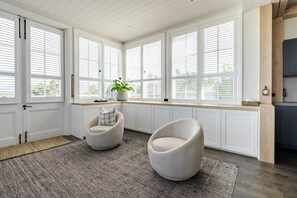 House | 5 bedrooms, Internet