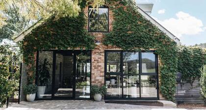 Moraea Farm Berry - by Linnaeus Collection