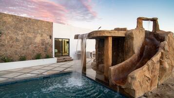 House | 4 bilik tidur