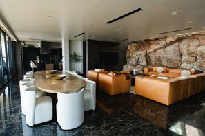 House | 4 bedrooms, Internet