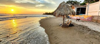 2 Casitas for 8 Guests on Beach Front w Pool AC