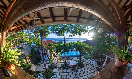 2 Casitas for 8 Guests on Beach Front w Pool AC