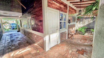 2 Casitas for 8 Guests on Beach Front w Pool AC