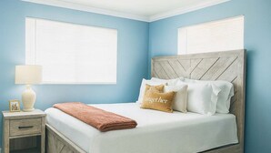 Room - Iconic 3BD Home Mins From the Beach Pompano FL (Pompano Beach)
