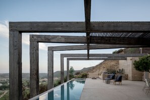 4 bedrooms