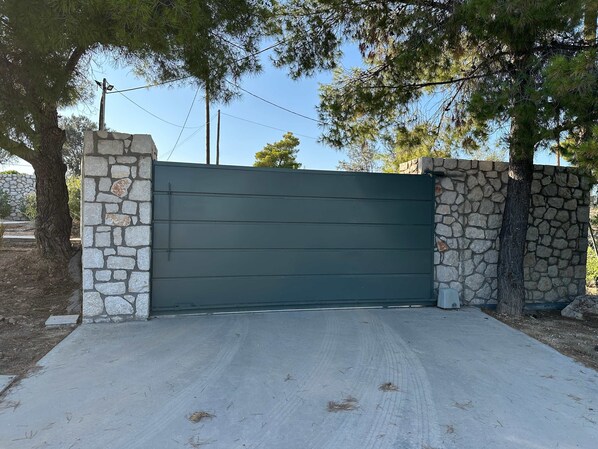 Villa | 4 bedrooms, Internet