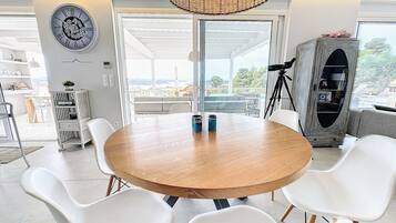 Villa | 4 bedrooms, Internet