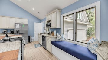 House | 4 bedrooms, Internet