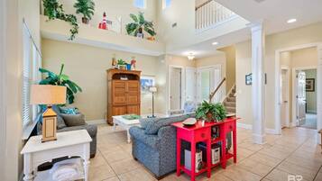 House | 6 bedrooms, Internet