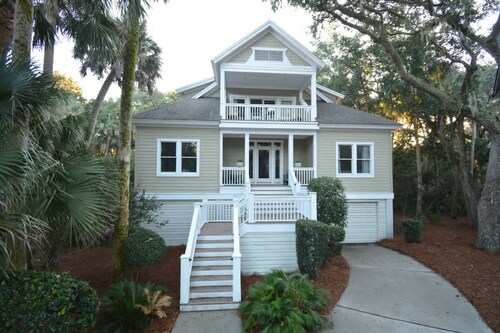 Island Time - Pet Friendly and Minutes From Beach