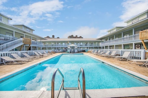 Breezy Getaway - The Affordable Beach Getaway