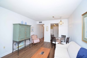 1 bedroom, Internet - Hideout at Shipwatch - On The Beach (Kiawah Island)