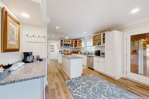 House | 6 bedrooms, Internet