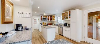 AL Funhouse - Minutes to Beaches OWA Fairhope