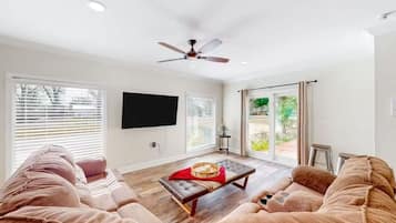 6 bedrooms, Internet